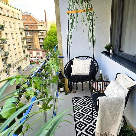 Design In Old Town-free Parking-balcony Апартаменты Братислава